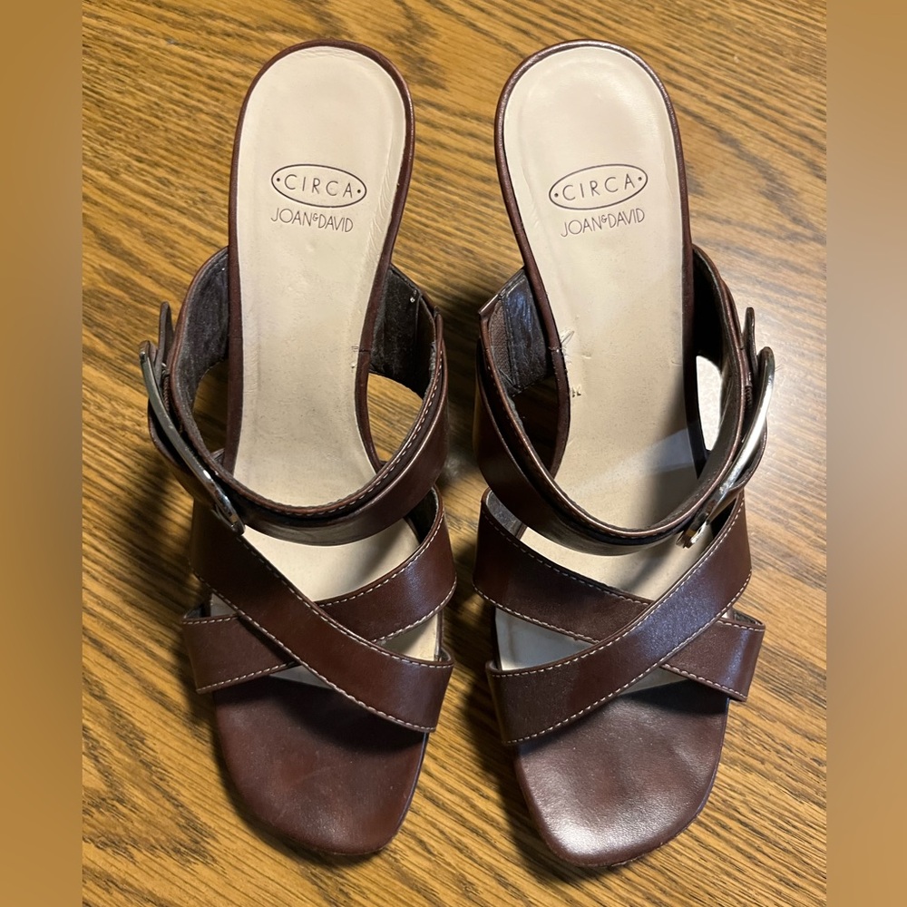 Joan & David Size 8.5 Brown Leather Women's Sandals - Picture 3 of 6